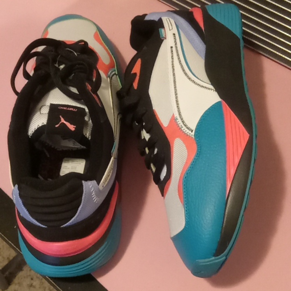 Shoes - Picture 2 of 4